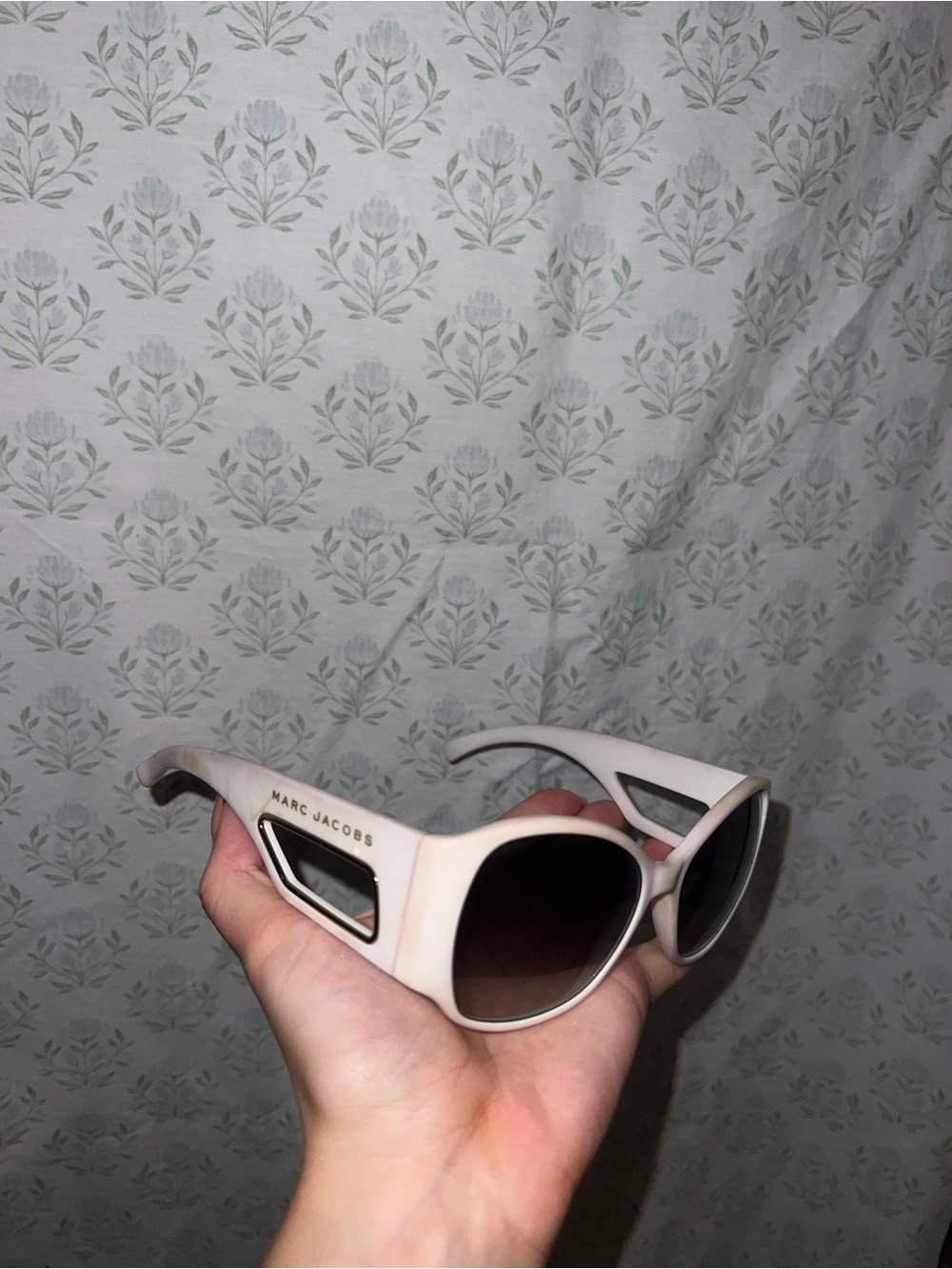 Marc Jacobs Pale Pink Oversized Daisy Women's Sunglasses